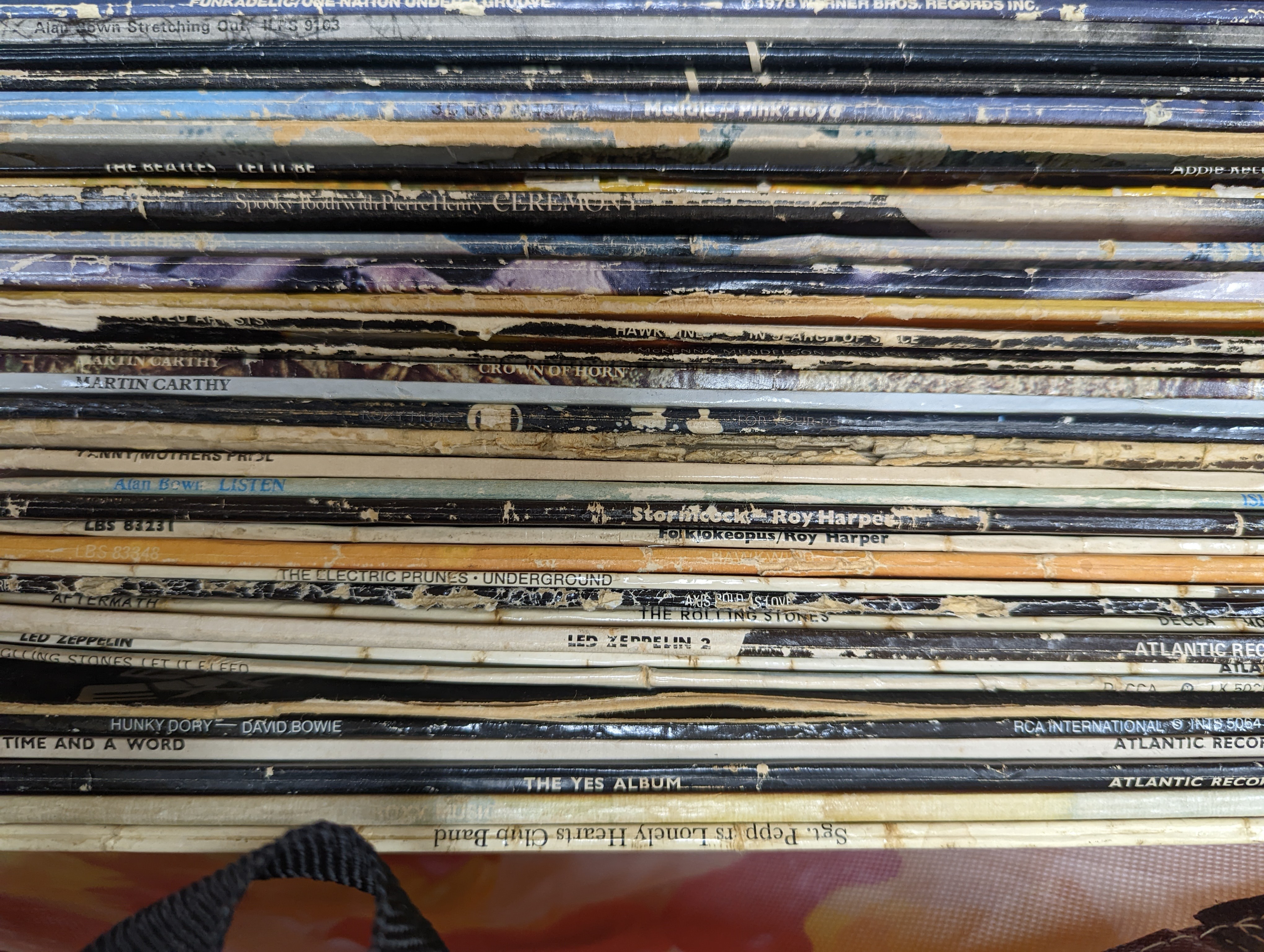 Mixed 1970's records, the Beatles, David Bowie, the Rolling Stones, Pink Floyd, Led Zeppelin etc.
